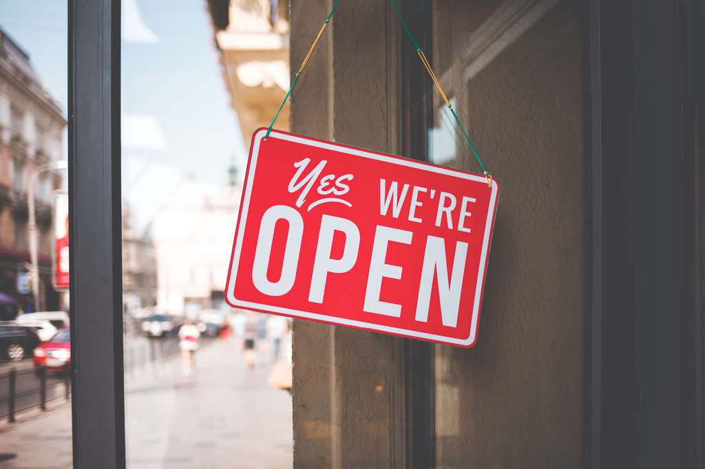 Restaurants and cafes reopen!
